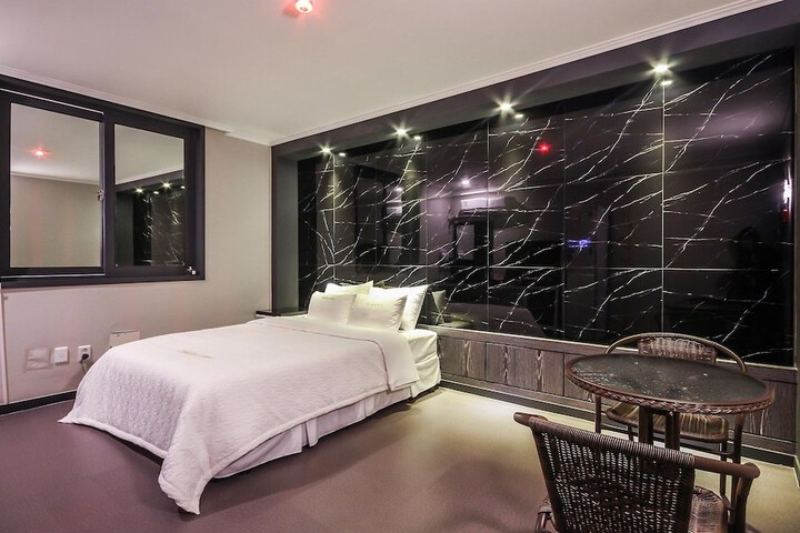 Room 47 of 118