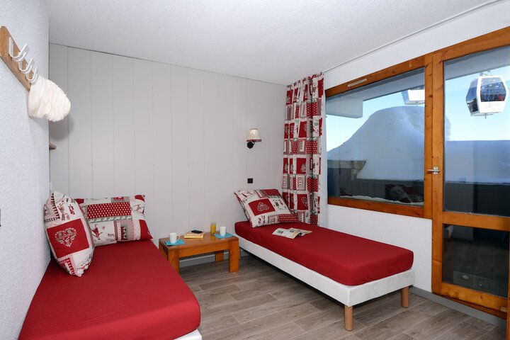 Room 3 of 34