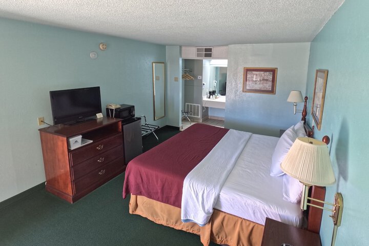 Room 20 of 33
