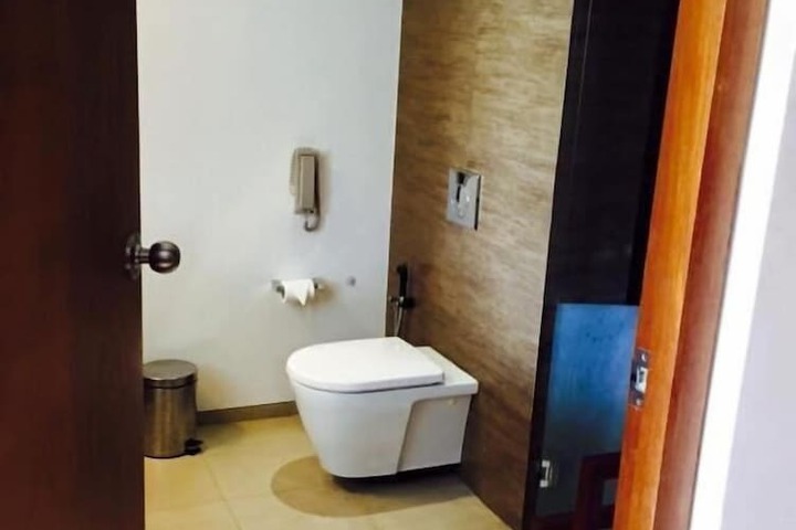 Room 16 of 43