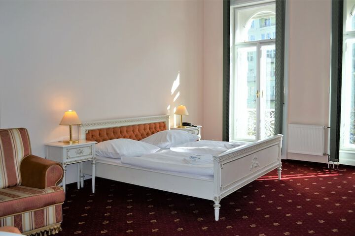Room 4 of 60