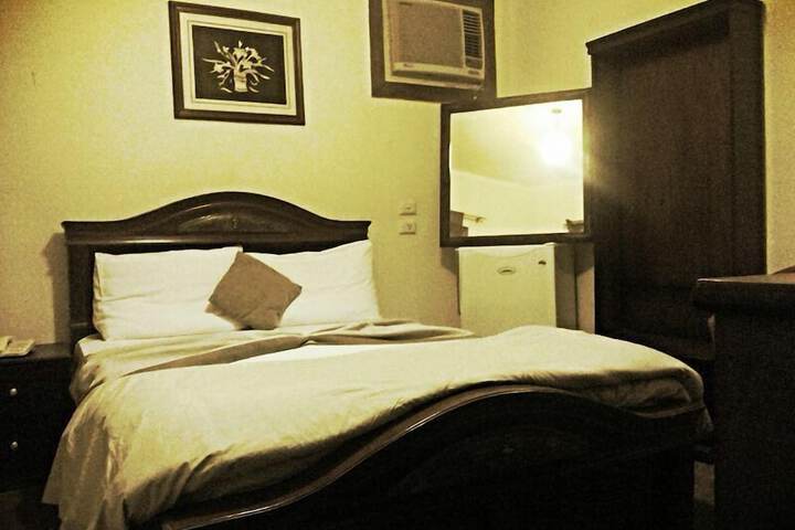 Room 6 of 52