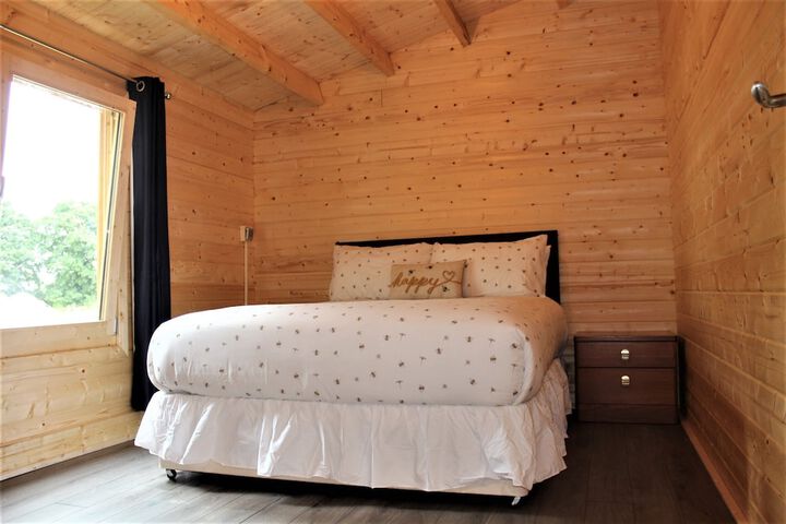 Room 3 of 16