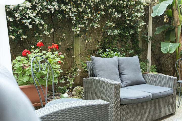 Terrace/Patio 28 of 33