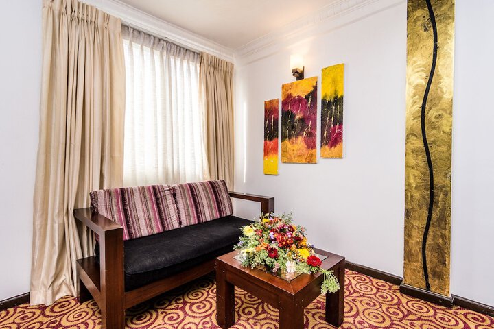 Room 32 of 48