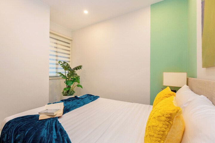 Room 43 of 299