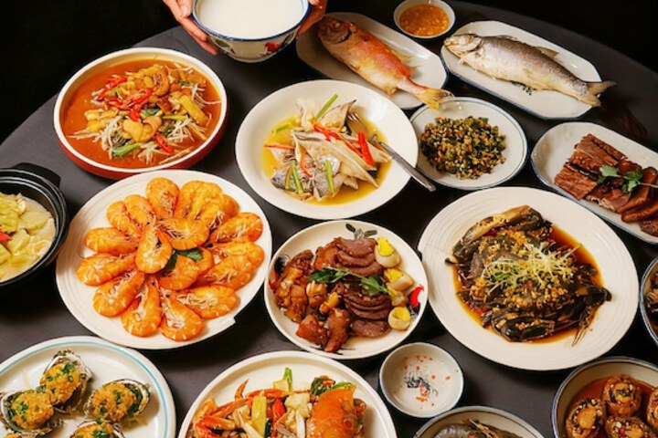 Lounge 51 of 71