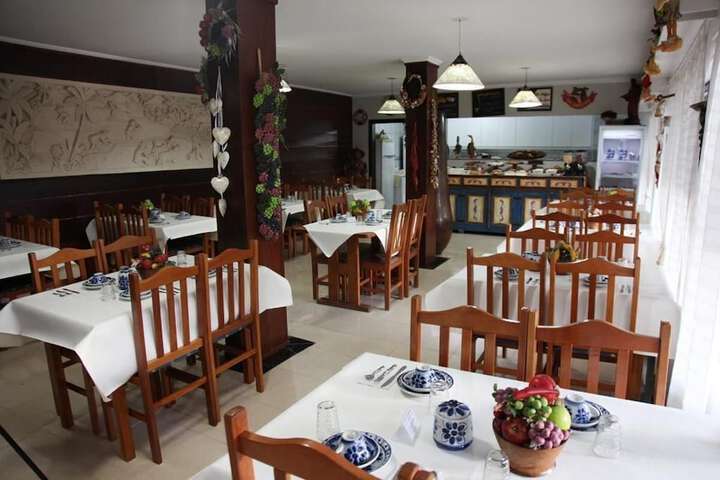 Dining 13 of 14