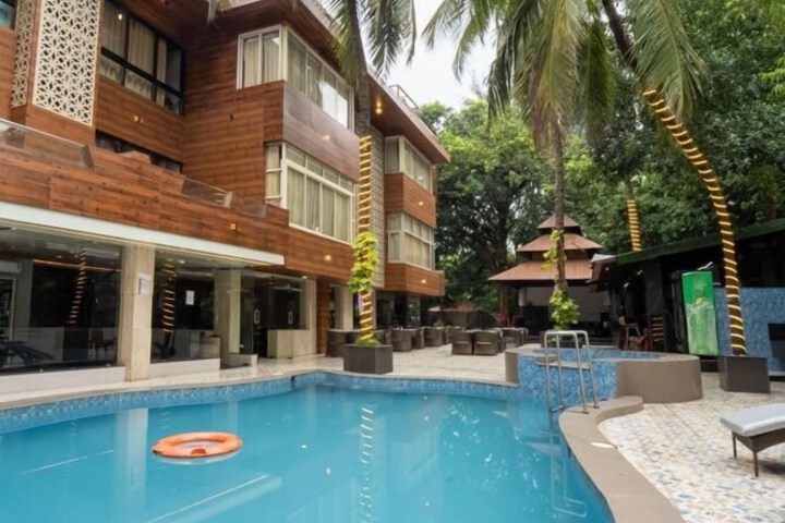 Pool 33 of 70