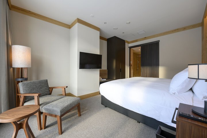 Room 16 of 122