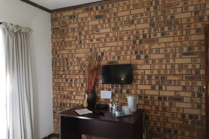 Room 28 of 124
