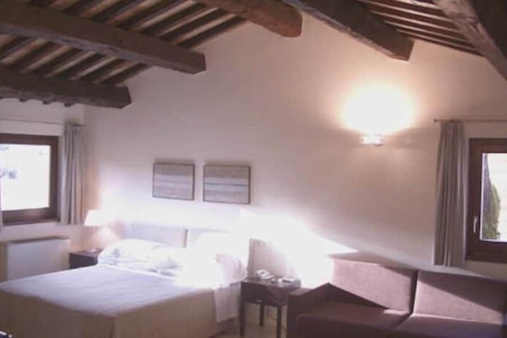 Room 20 of 66