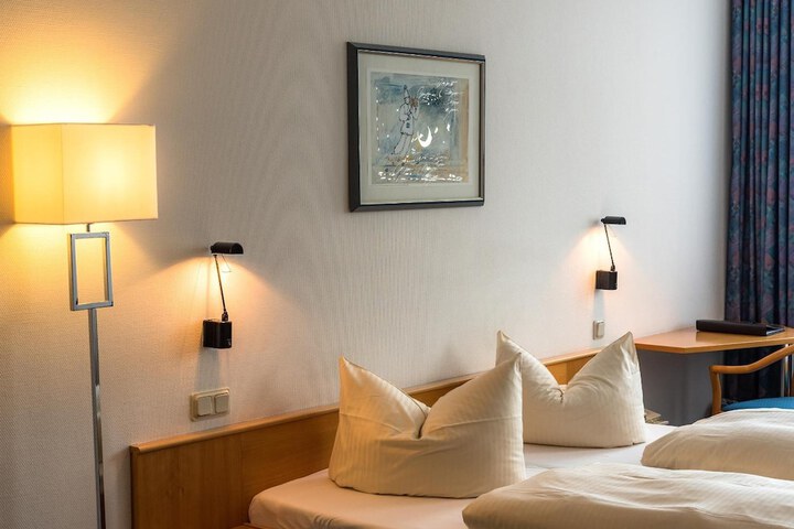 Room 5 of 42