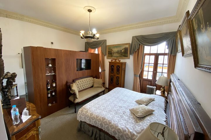 Room 4 of 78