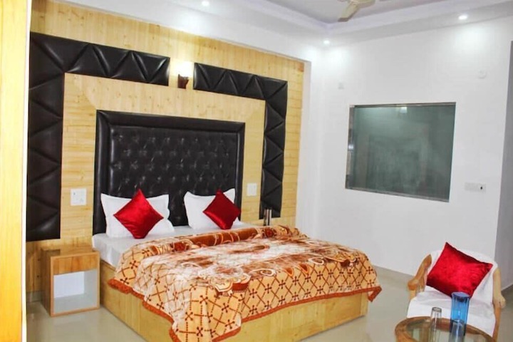 Room 3 of 45