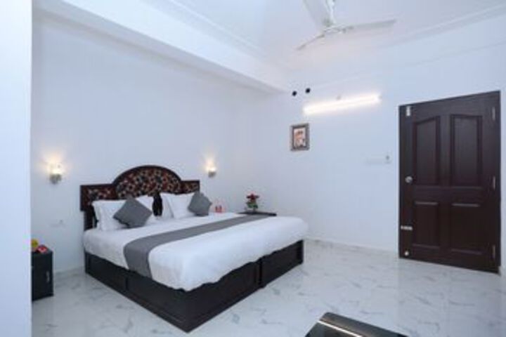 OYO 10903 Ninja Home Stay