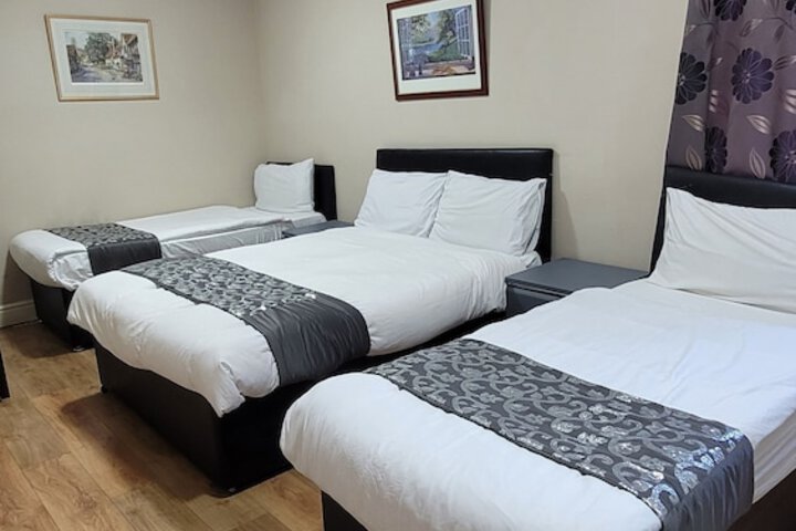 Room 8 of 16