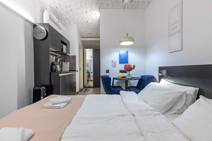 Room 10 of 51