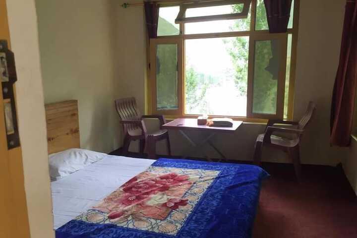Room 8 of 8