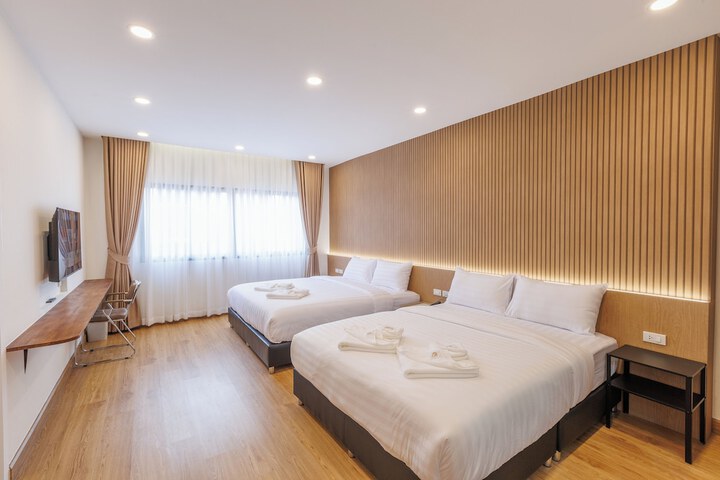 Room 3 of 38