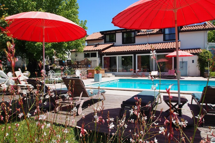 Pools & Facilities