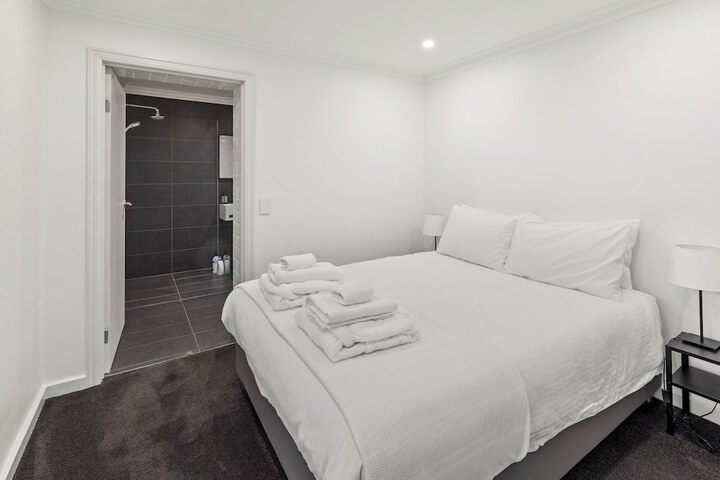 Room 3 of 23