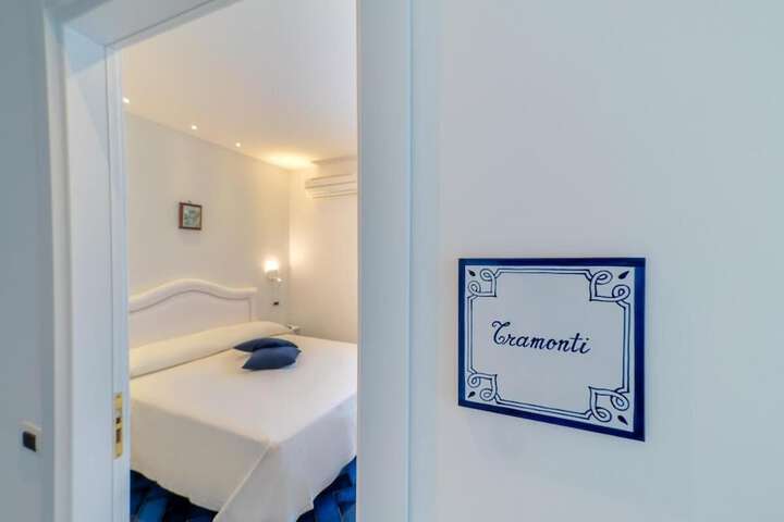 Room 2 of 94