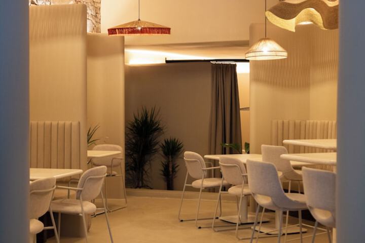 Dining 107 of 133