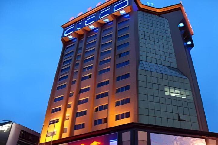 Out Sky Hotel