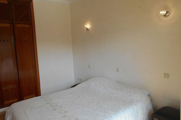 Room 6 of 27