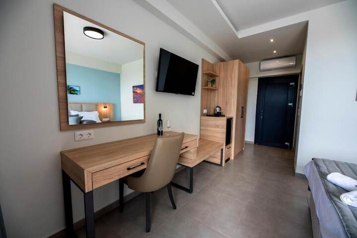 Room 4 of 17