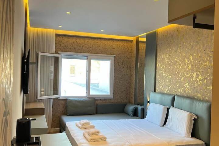 Room 83 of 120