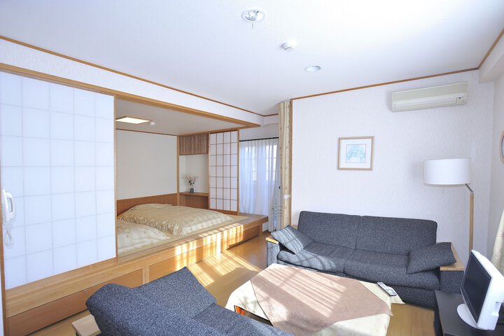 Room 22 of 86