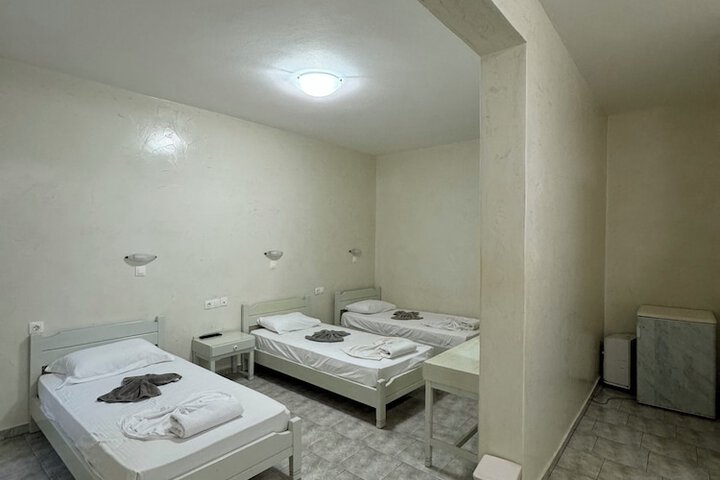 Room 11 of 31