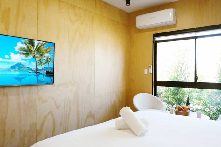Room 6 of 20