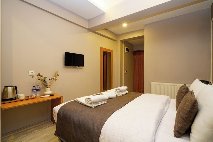 Room 14 of 35