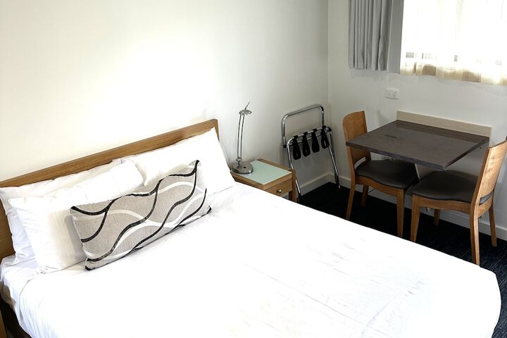 Room 8 of 66