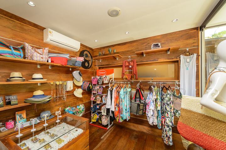 Gift Shop 107 of 252