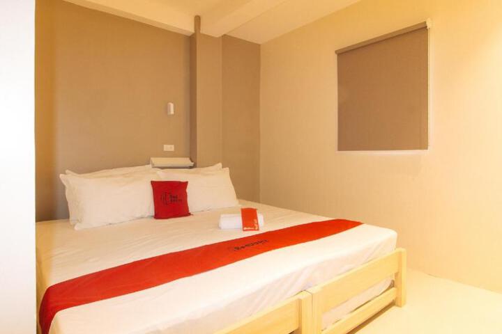 RedDooorz at Laiya Vivo Hotel Batangas
