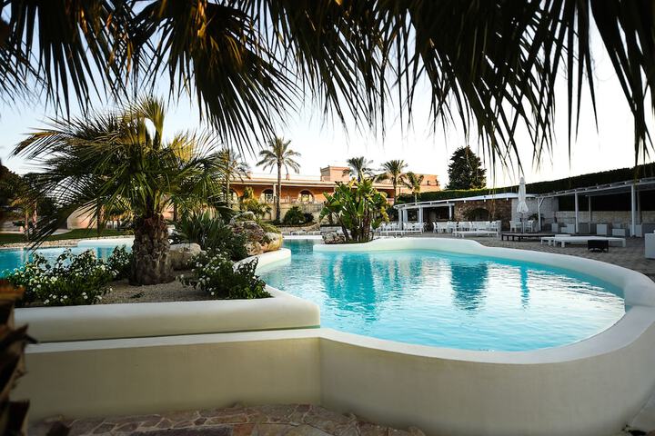Pool Hotel