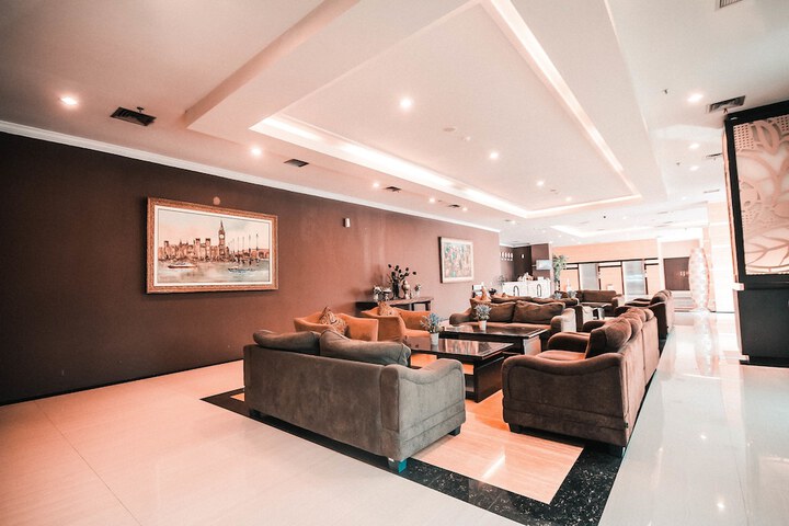 Entrance & Lobby