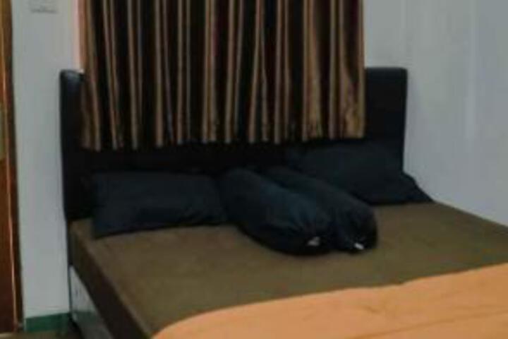 Room 8 of 8