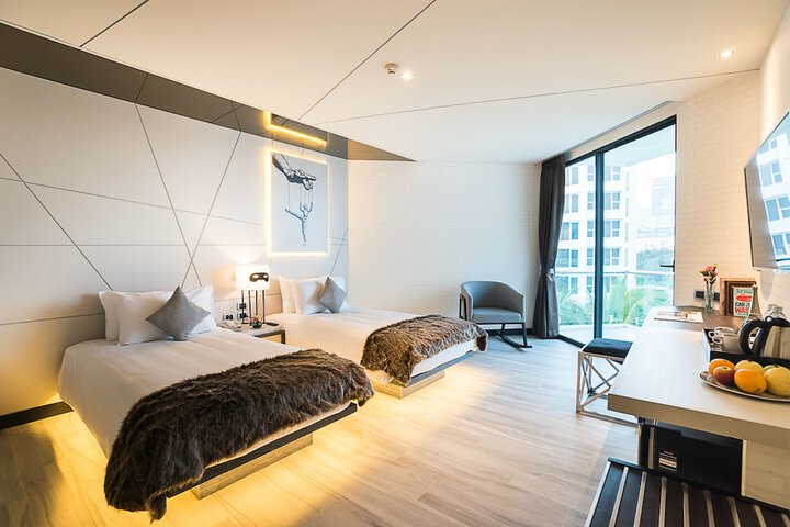 Room 12 of 92