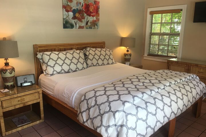Room 4 of 68