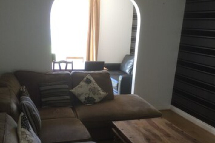 Lounge 11 of 32