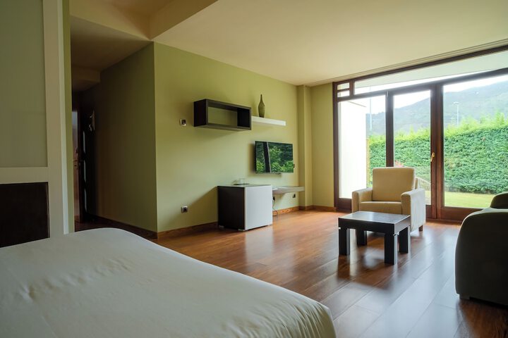 Room 40 of 122