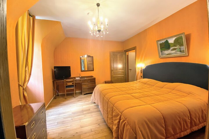 Room 26 of 98