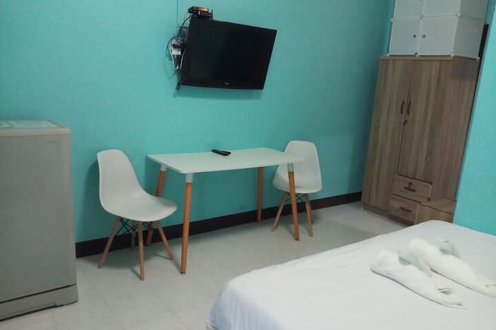Room 3 of 32