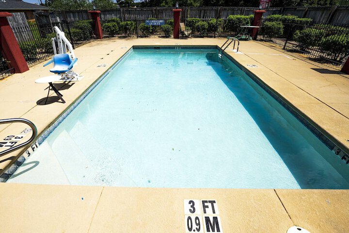 Pool 14 of 28
