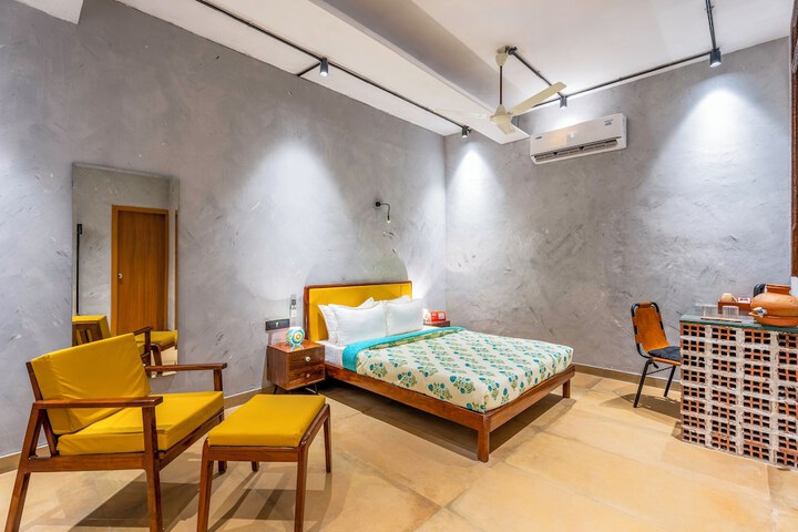 Room 18 of 37